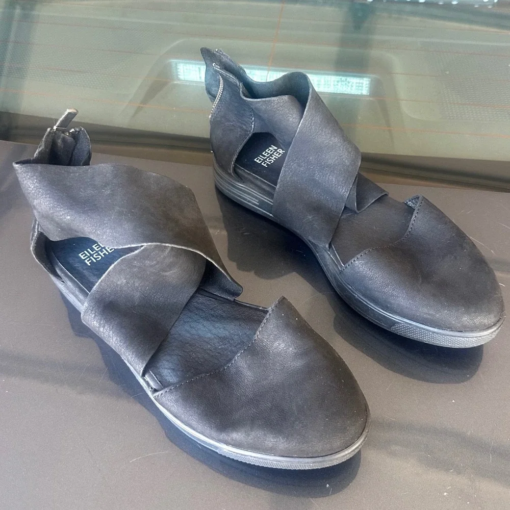 Eileen Fisher Carver Tumbled‎ Nubuck Sneaker Sandals Women's Size 6.5 Black
